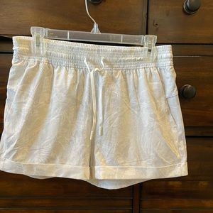 Lululemon Spring Break Away Shorts size 8